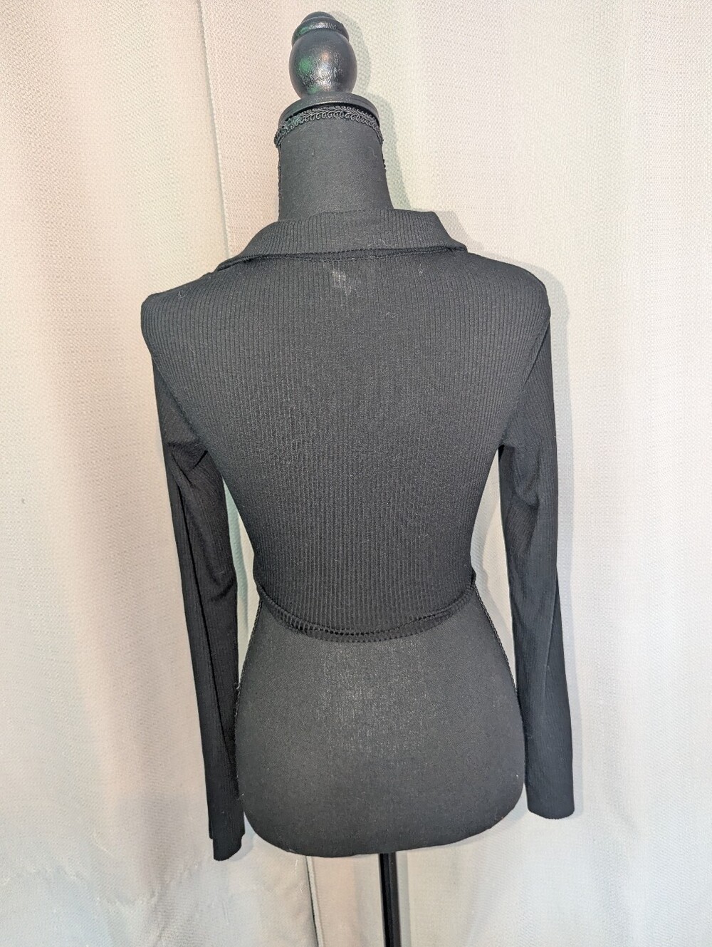 Princess Polly Black Ribbed Button-Front Cropped Top - Picture 3 of 4